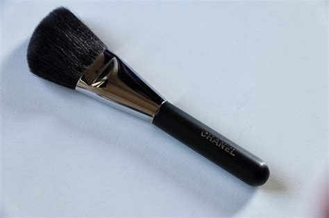 Chanel Powder Brush Review 